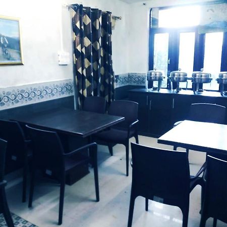 Hotel Holiday Dalhousie - Near Ghandhi Chowk Mall Road Kültér fotó