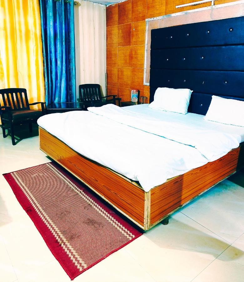 Hotel Holiday Dalhousie - Near Ghandhi Chowk Mall Road Kültér fotó