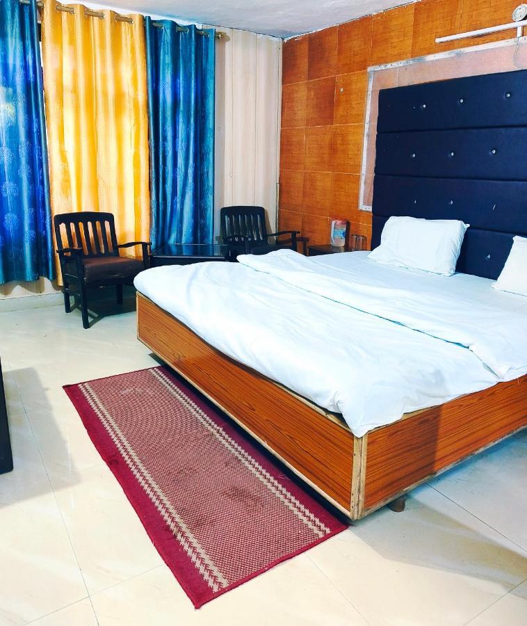 Hotel Holiday Dalhousie - Near Ghandhi Chowk Mall Road Kültér fotó