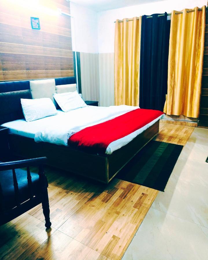 Hotel Holiday Dalhousie - Near Ghandhi Chowk Mall Road Kültér fotó